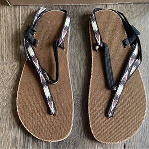 Earthrunners Alpha Sandal in Tribal Men’s 8.5 / Women’s 10.5 + Accessory Kit